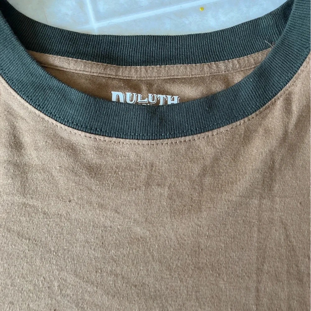 Duluth Trading Co Long Tail Tee size XL Tall Tan and Olive Green - Picture 3 of 4